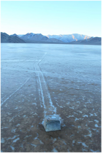 ก้อนหินติดตั้งอุปกรณ์ GPS บนพื้นที่เต็มไปด้วยนำ้แข็ง Image by Mike Hartmann. doi:10.1371/journal.pone.0105948.g004